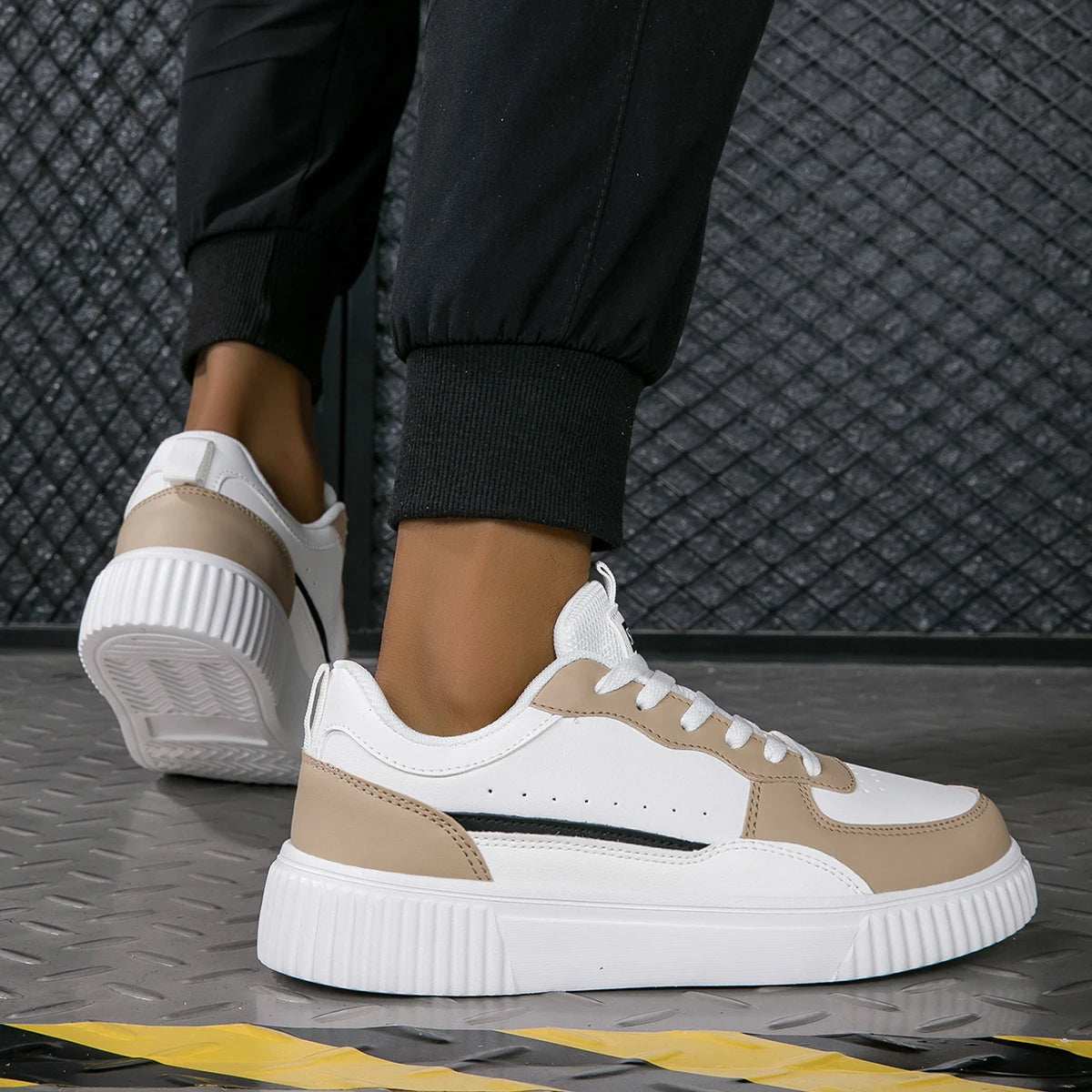 Men's Shoes Summer Breathable Trendy Versatile Casual White Sneakers Youth Non-Slip Sports Thick-Soled White Shoes