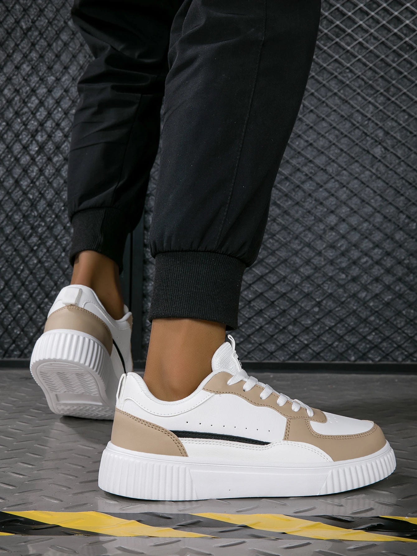 Men's Shoes Summer Breathable Trendy Versatile Casual White Sneakers Youth Non-Slip Sports Thick-Soled White Shoes