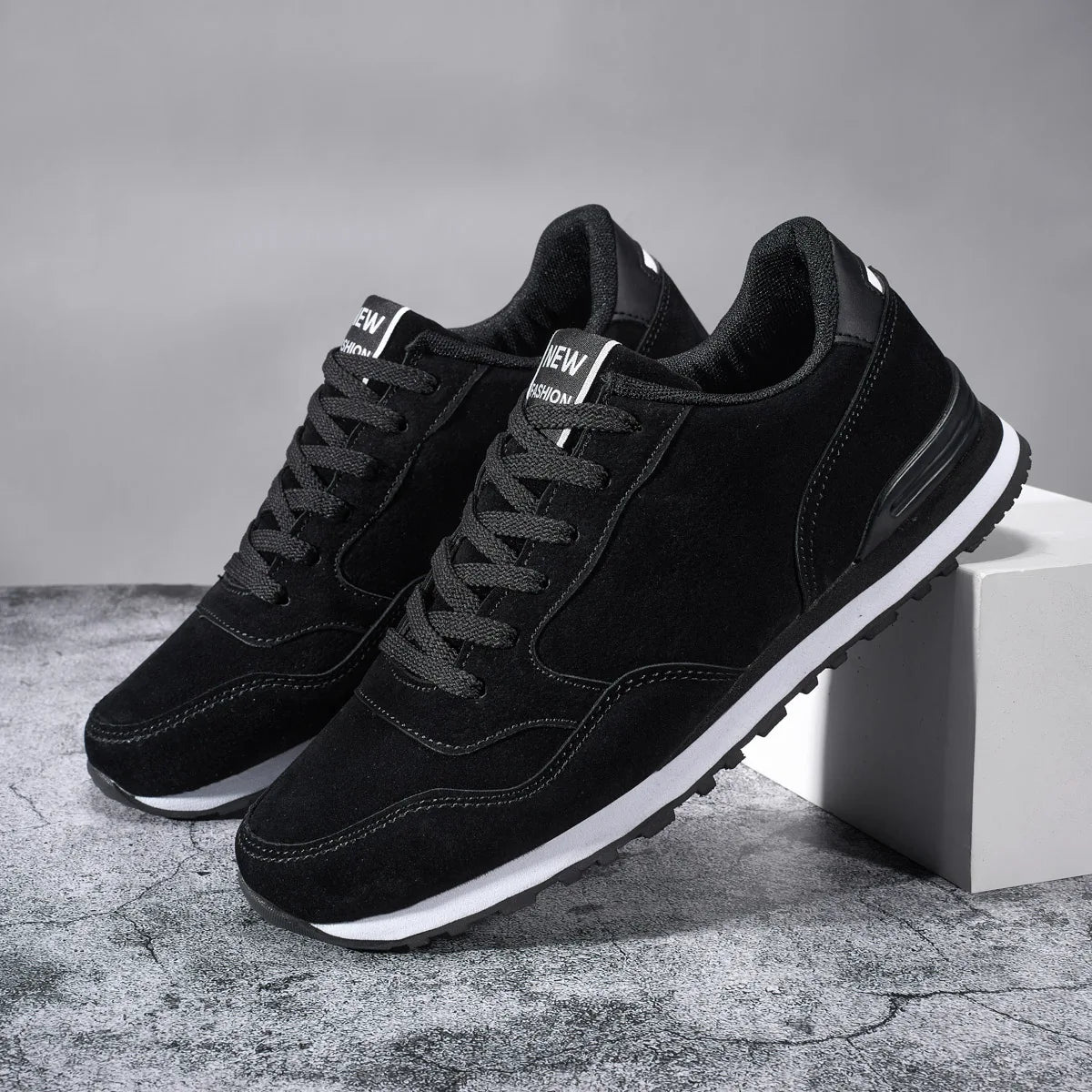 New Leather Men Running Shoes Winter Warm Unisex Sneakers Lightweight Women Walking Shoes Soft Insole Sports Shoes Lace Up 37-47